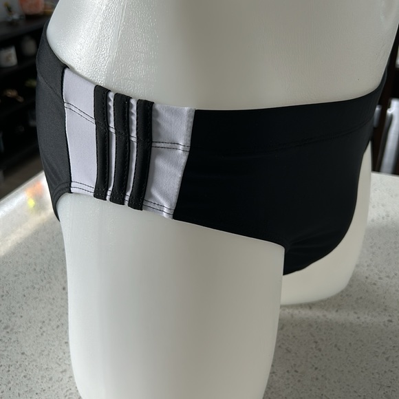 Men’s swim brief - Picture 2 of 12